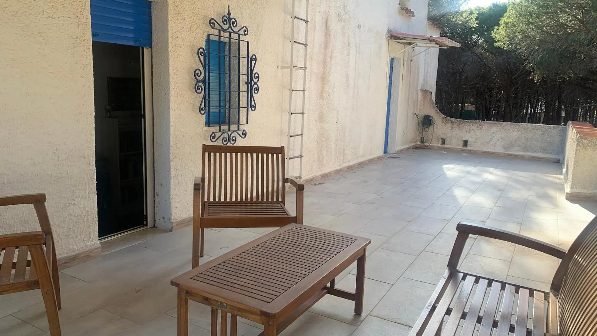 Splendid Villa A Stones Throw From The Sea Santa Lucia  Italia