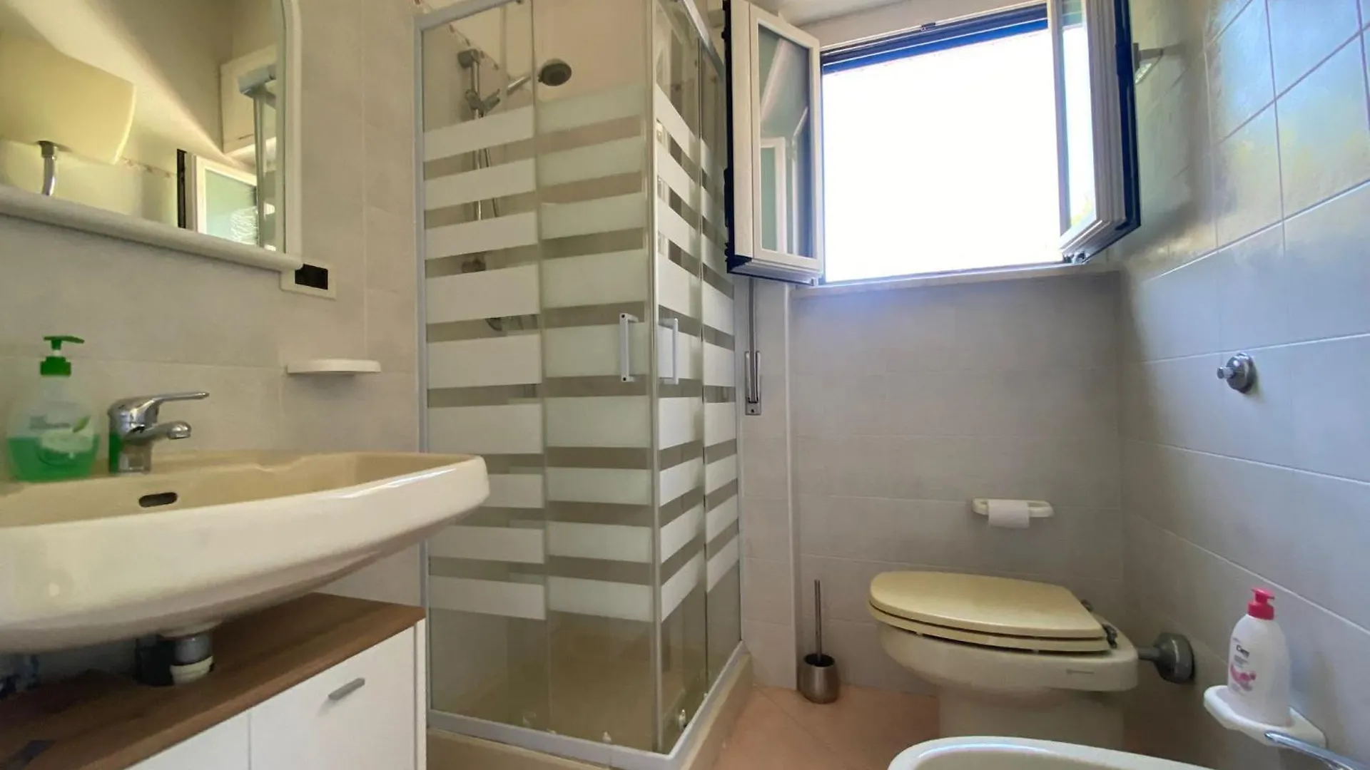 Splendid Villa A Stones Throw From The Sea Santa Lucia